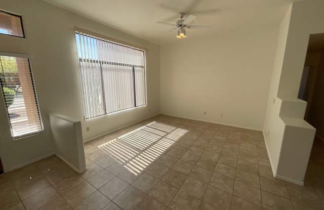 Convenient Eastside location on cul-de-sac Gallery 4