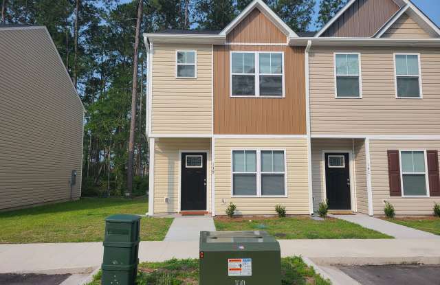 End unit 2 bedroom 2.5 bath townhome - Holly Ridge Gallery 1