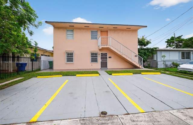 4782 NW Flagler Ter photos photos