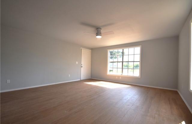 10655 Keller Road Gallery 4