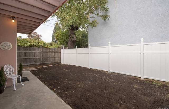 1327 N LAMER Street Gallery 4
