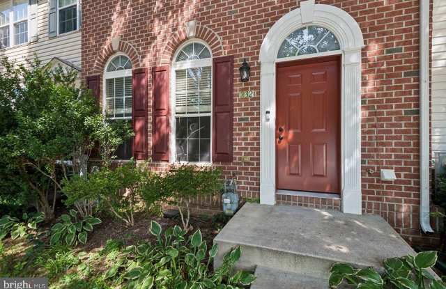 232 MARY JANE Lane Gallery 3