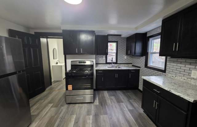 Newly Updated 2 bedroom 1 Bath House for rent! photos photos