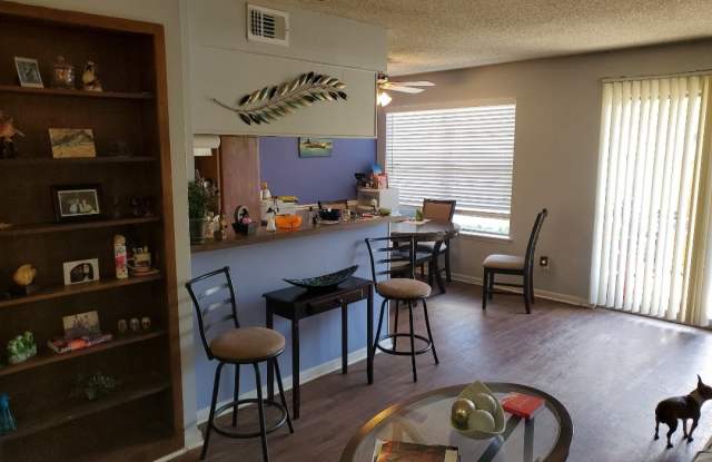 5827 Shadow Glen photos photos