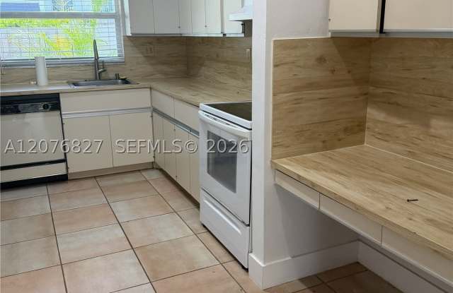 8110 SW 82nd Ct Gallery 3