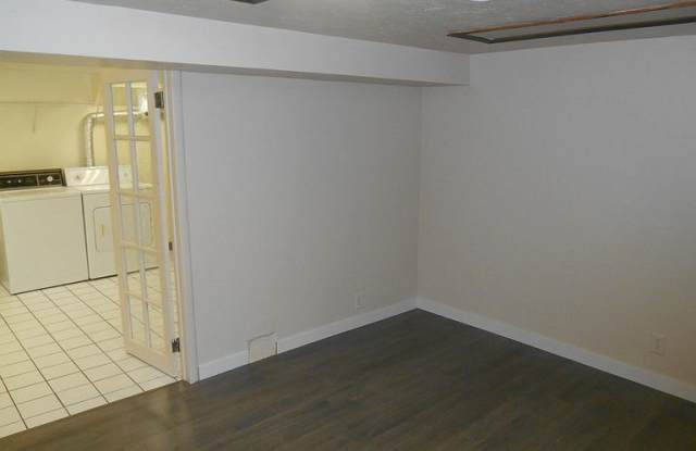 7025 North Williams Avenue Gallery 3