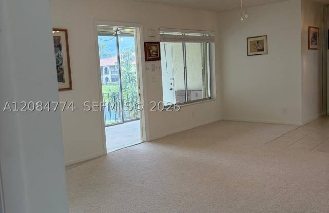 3561 Pine Tree Ct Gallery 3