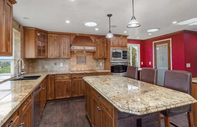 648 Morro Road - 648 Morro Road, Fallbrook, CA 92028