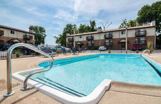 Lake Christine Village Apartments Gallery 2