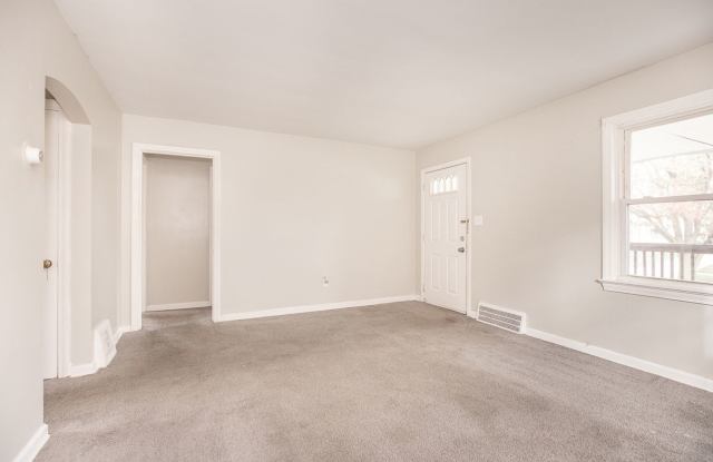 NEWLY RENOVATED! 3 BED, 1 BATH BEAUTIFUL SINGLE-FAMILY HOME IN CLEVELAND! photos photos