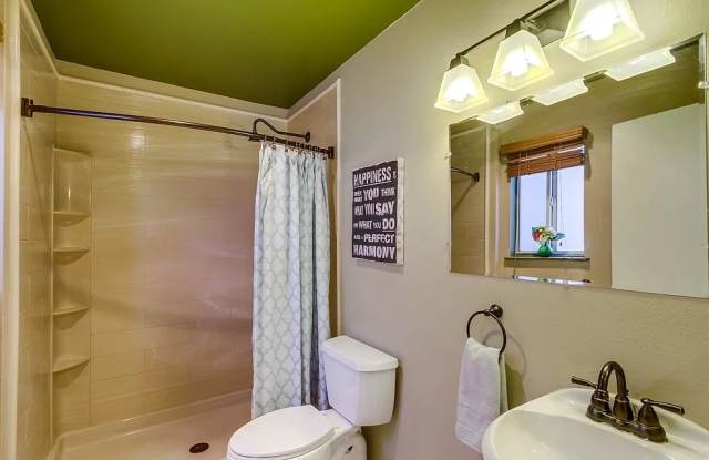 3207 Midway Dr photos photos