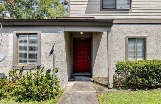 8300 Plaza Gate Ln - 8300 Plaza Gate Lane, Jacksonville, FL 32217