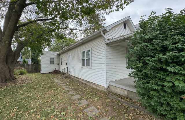 Bates-Hendricks 2 Bedrooms 1 Bath Gallery 3