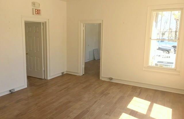 322 N VERMONT Street Gallery 4