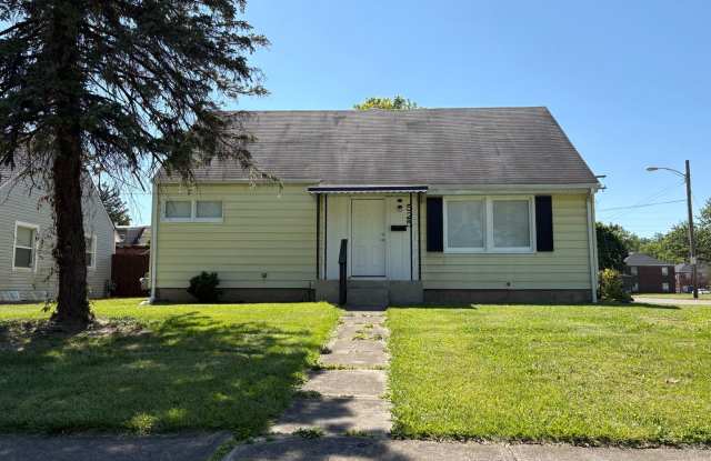 525 S Everett. photos photos