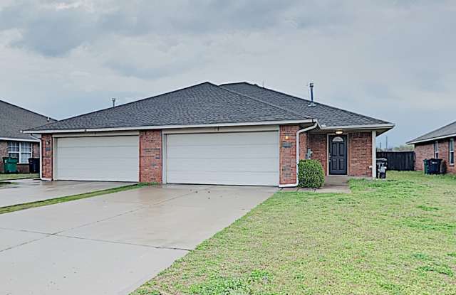 3 Bedroom 2 Bath Duplex with 2 Car Garage in Mustang Schools photos photos 3 Bedroom 2 Bath Duplex with 2 Car Garage in Mustang Schools photos photos