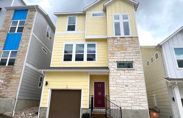 Modern Three-Story Large 2 Bedroom and 3.5 Bathroom Home is For Rent in Edgewick Central Austin Texas photos photos