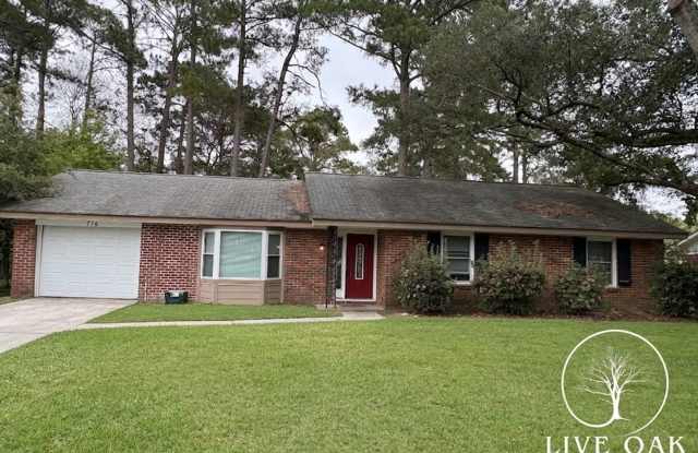 MOVE IN SPECIAL: $500 OFF 1ST MONTH'S RENT!** Gallery 3