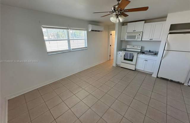 318 Tarpon Dr photos photos