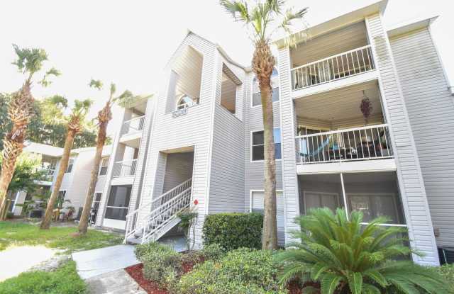 Newly Renovated! One Bedroom! Lake View! First Floor! AVAILABLE NOW!!!!! photos photos