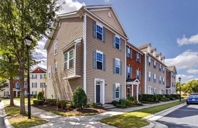 4861 Travertine Avenue Gallery 2