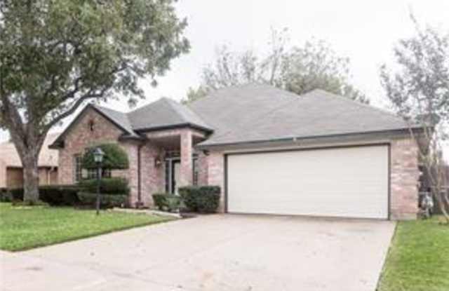 308 Parkview Drive - 308 Parkview Drive, Hurst, TX 76053