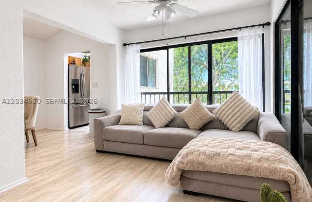 9606 SW 1st Ct Gallery 4