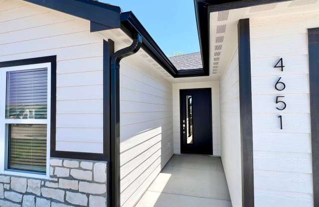 Newly built 3-bedroom duplex in Irvine Acres! photos photos