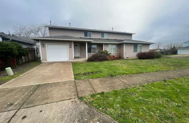 Move In Special! Enjoy $500.00 Off Your First Months Rent On This Freshly Updated Two Bedroom Pet Friendly Duplex! photos photos