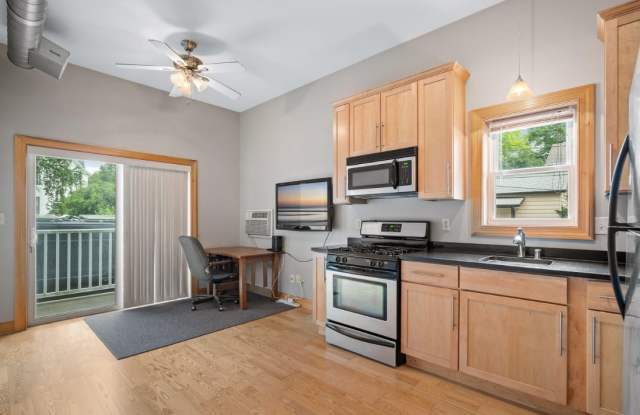 1641 North Franklin Place Gallery 2