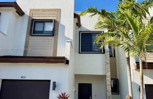 405 NE 208th Ter photos photos