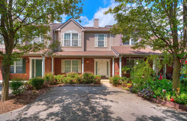 Spacious 3-Bedroom, 2-Bathroom Townhouse in Christiansburg! Gallery 1