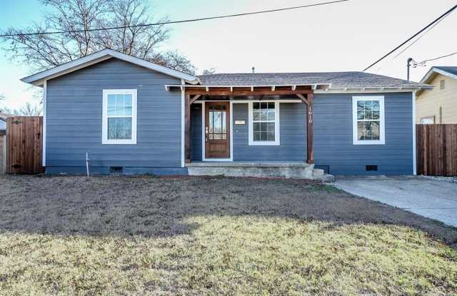 1610 W Clarendon Drive - 1610 West Clarendon Drive, Dallas, TX 75208 1610 W Clarendon Drive - 1610 West Clarendon Drive, Dallas, TX 75208