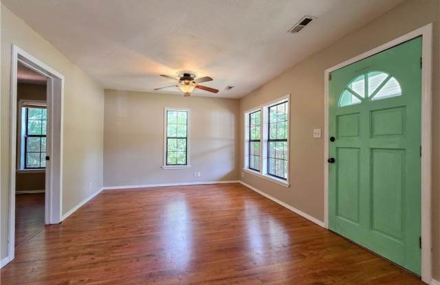 1505 N Garland Avenue Gallery 4