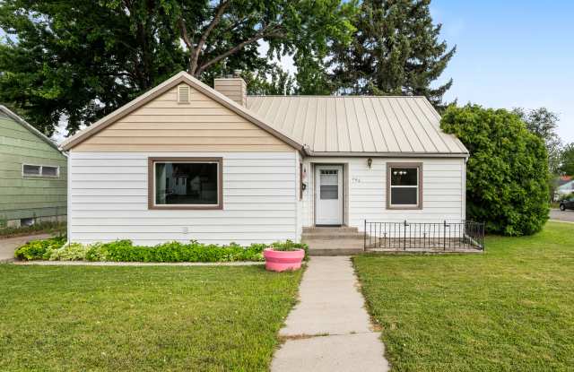 644 Avenue F photos photos
