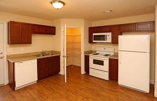 Brookwood Landing - Berkmans photos photos