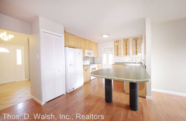 204 West Meadowland Ln - 204 West Meadowland Lane, Sugarland Run, VA 20164