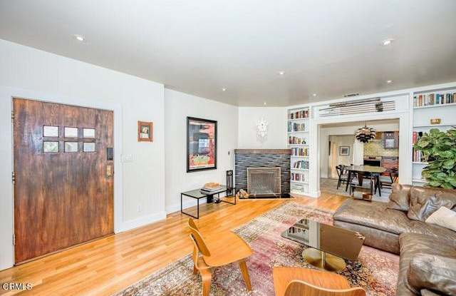 961 North Michigan Avenue Gallery 2