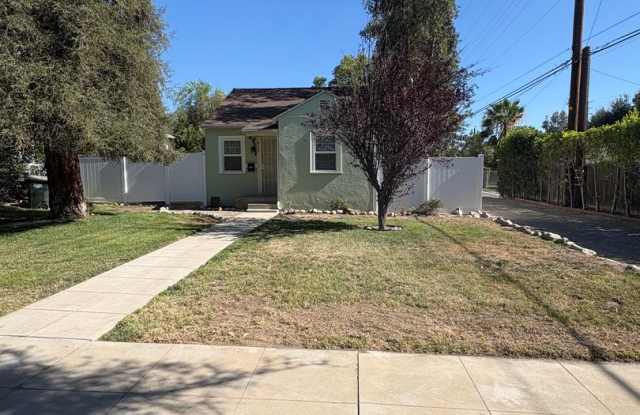 Charming Updated 2 Bedroom  Home in a Desirable  Redlands  Neighborhood photos photos
