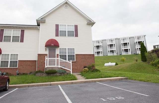 Well Maintained Townhouse in Great Location! photos photos