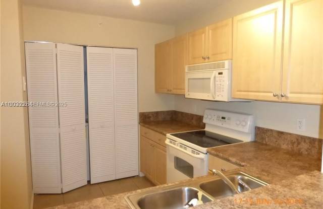 529 E Sheridan St photos photos