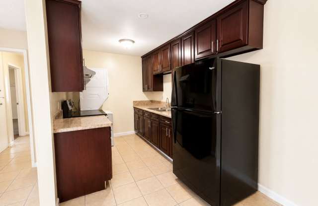 2 Bed / 2 Bath San Diego Home | In-Unit Laundry & Utilities Included Gallery 3