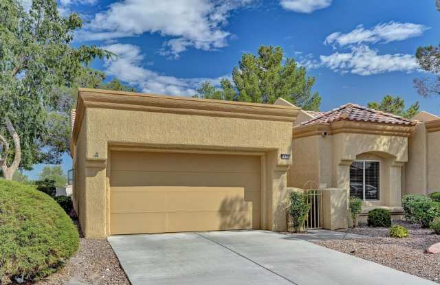 READY TO MOVE IN!!  Pristine Clean townhome in Sun City Summerlin! Gallery 3
