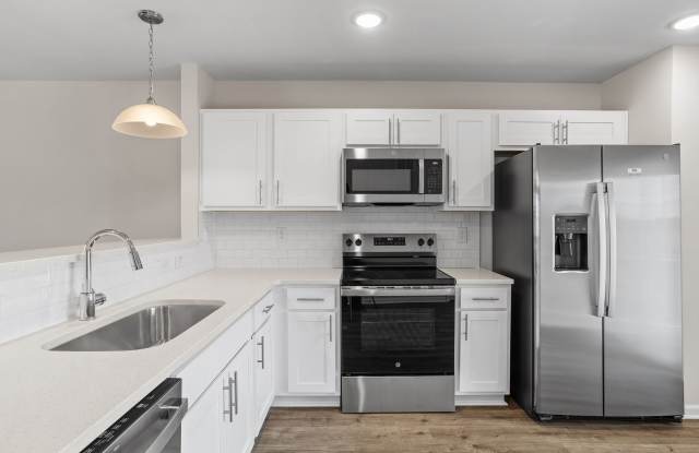 2 bd 2.5 ba townhome Gallery 3