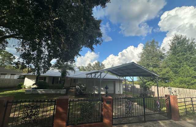 3 Bedroom/2 Bath Lakefront Home Gallery 4