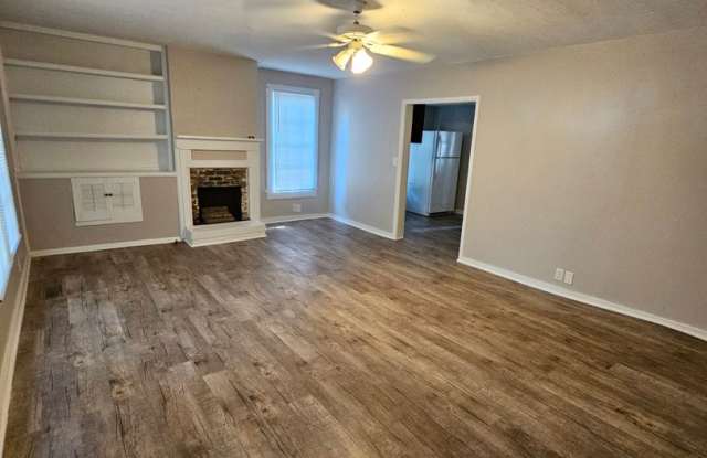 2 Bedroom Home - Tuscumbia, AL Gallery 3