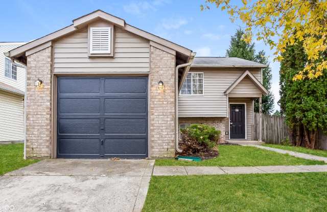 4051 Luxembourg Circle W photos photos