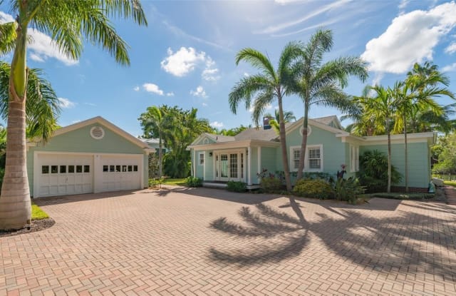 847 HUDSON AVENUE photos photos