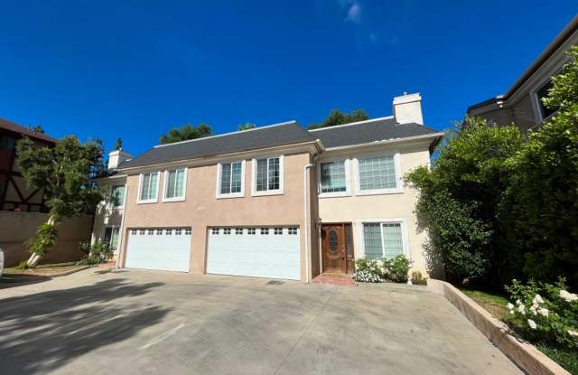 Upgraded 3+2.5 end unit w/attached garage + backyard! photos photos