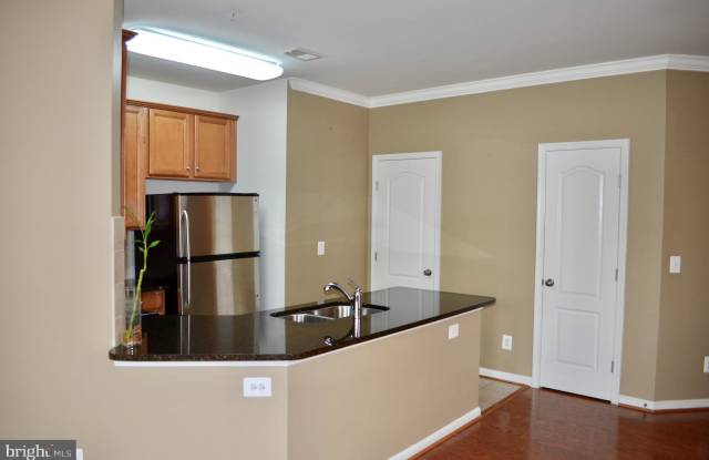 19416 NEWTON PASS SQUARE Gallery 4